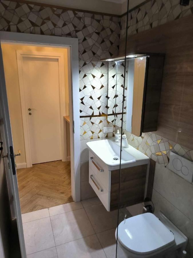 Luxury Airport Retreat Lägenhet Cluj-Napoca Exteriör bild